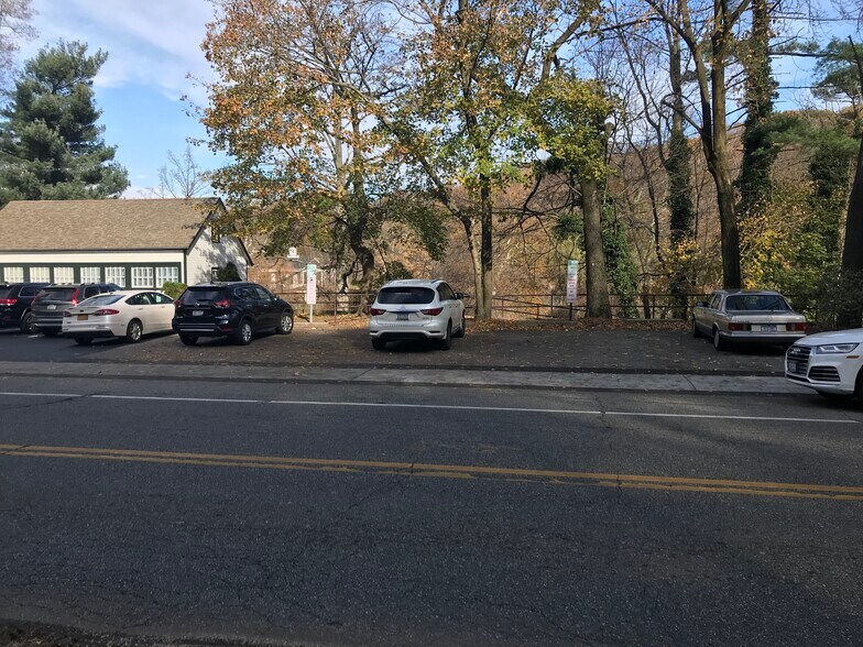 More Photos Of 153 Main St, Roslyn Medical For Lease