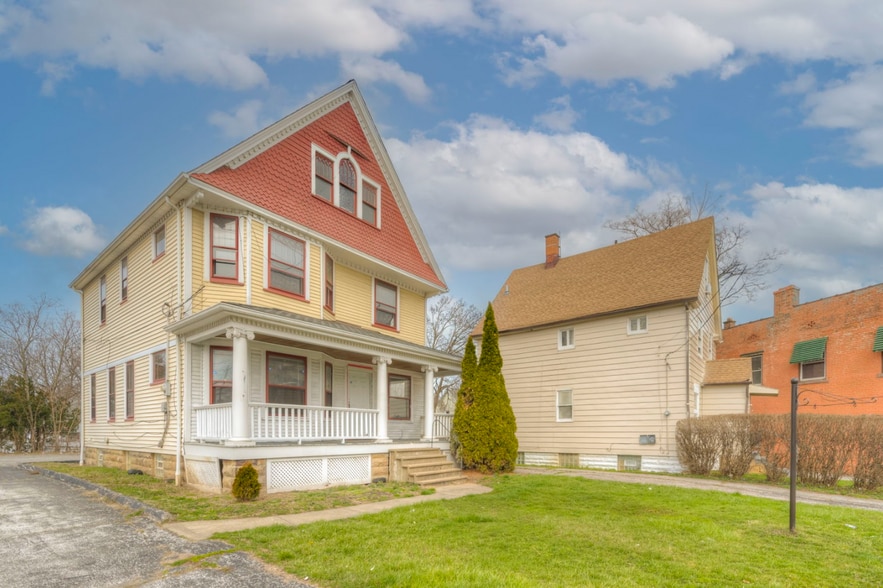 More Photos Of 4432 Pearl Rd, Cleveland Specialty For Sale