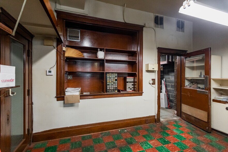 More Photos Of 6349 Grand River Ave, Detroit Storefront For Sale