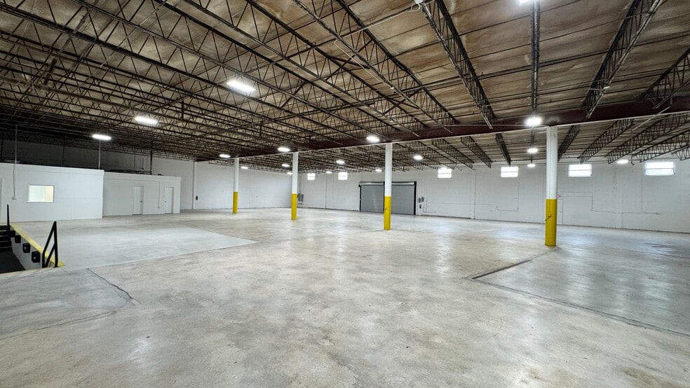 More Photos Of 7441-7571 NW 78th St, Medley Warehouse For Lease