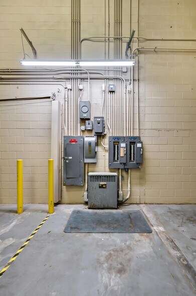 More Photos Of 701 W Loop 340, Waco Self Storage For Lease