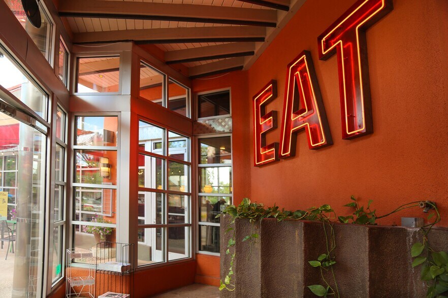 More Photos Of 316-320 Central Ave SE, Albuquerque General Retail For Sale