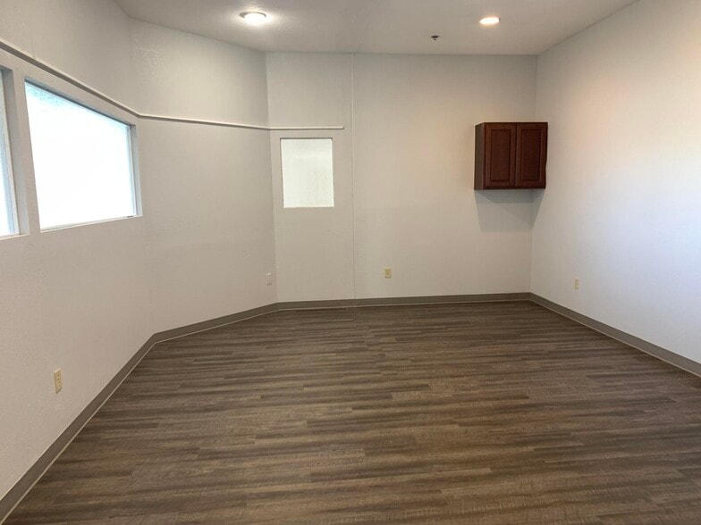 More Photos Of 2347 Silvernail Rd, Pewaukee General Retail For Lease