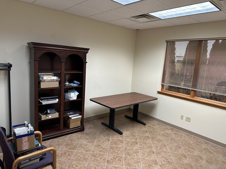 More Photos Of 461 Brown Blvd, Bourbonnais Medical For Lease