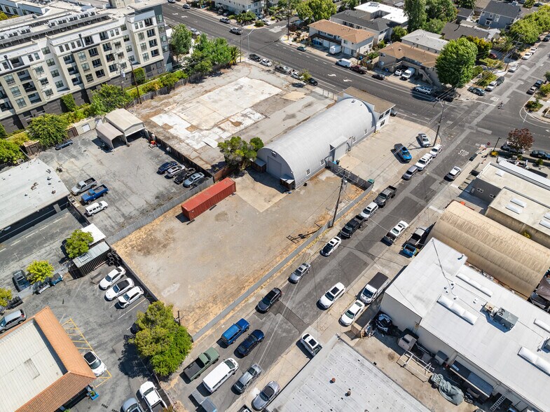 More Photos Of 65 Winslow St, Redwood City Warehouse For Sale