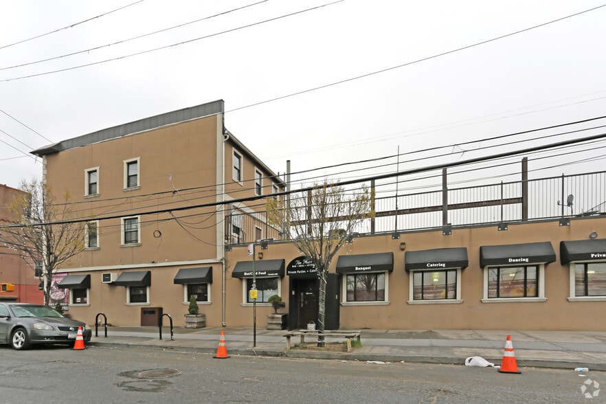 More Photos Of 269 Norman Ave, Brooklyn Storefront Retail Residential For Lease