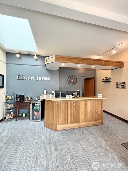 More Photos Of 214 Pine Street St, Okanogan Office For Sale