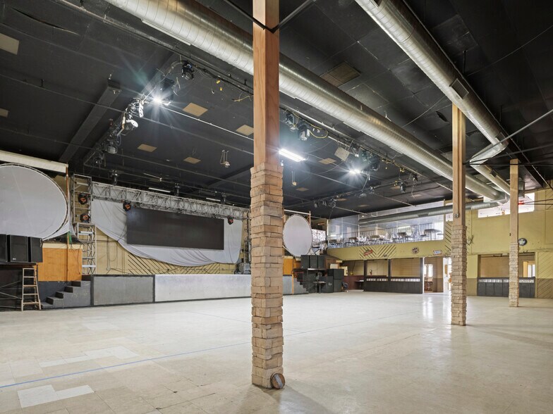 More Photos Of 1508 SE 25th St, Oklahoma City Bar For Sale