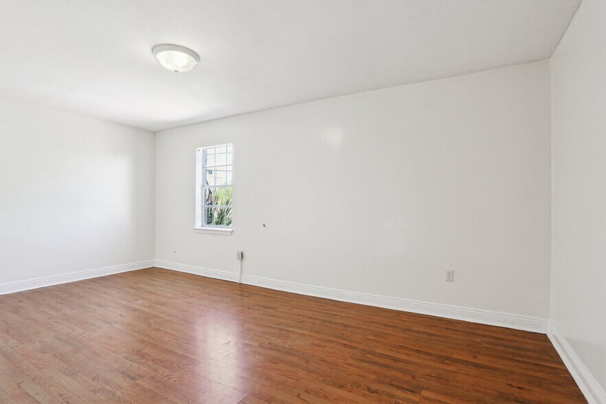 More Photos Of 134 N Broad St, New Orleans Office For Lease