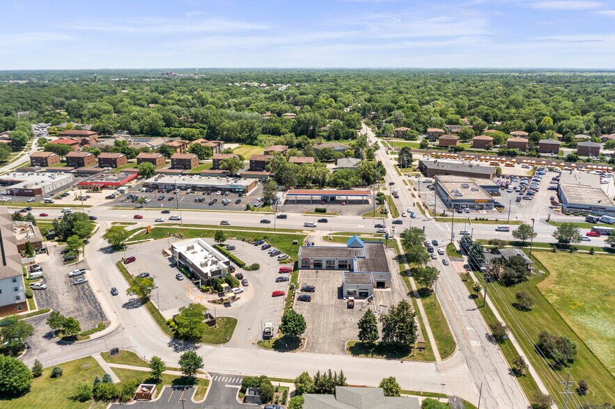 More Photos Of 508 N River Rd, Naperville Auto Repair For Sale