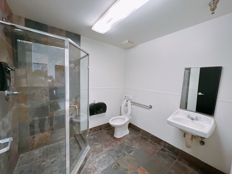 More Photos Of 15350 Fairfield Ranch Rd, Chino Hills Warehouse For Lease