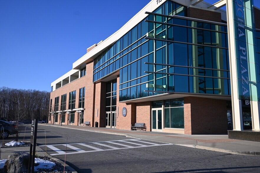 More Photos Of 115 Saratoga Rd, Schenectady Office Residential For Lease