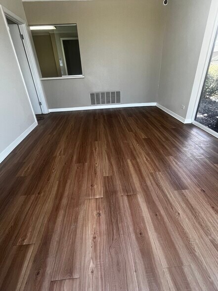 More Photos Of 523 E Quincy St, San Antonio Medical For Lease