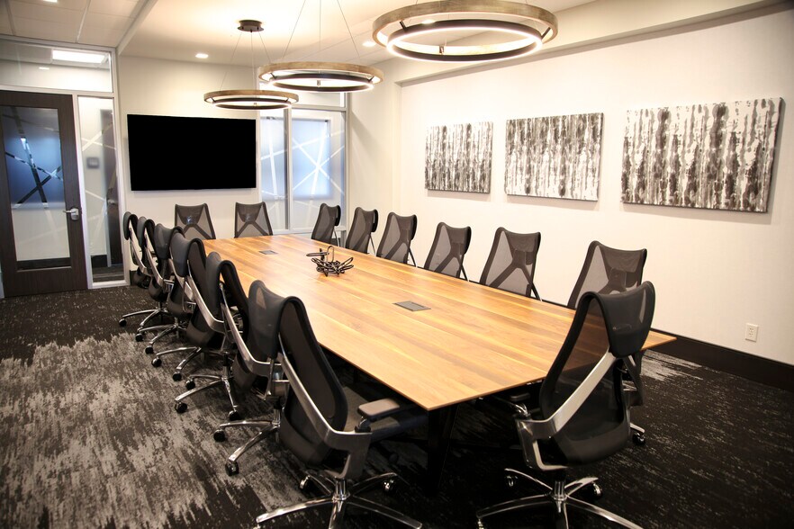 More Photos Of 10255 Commerce Dr, Carmel Coworking Space