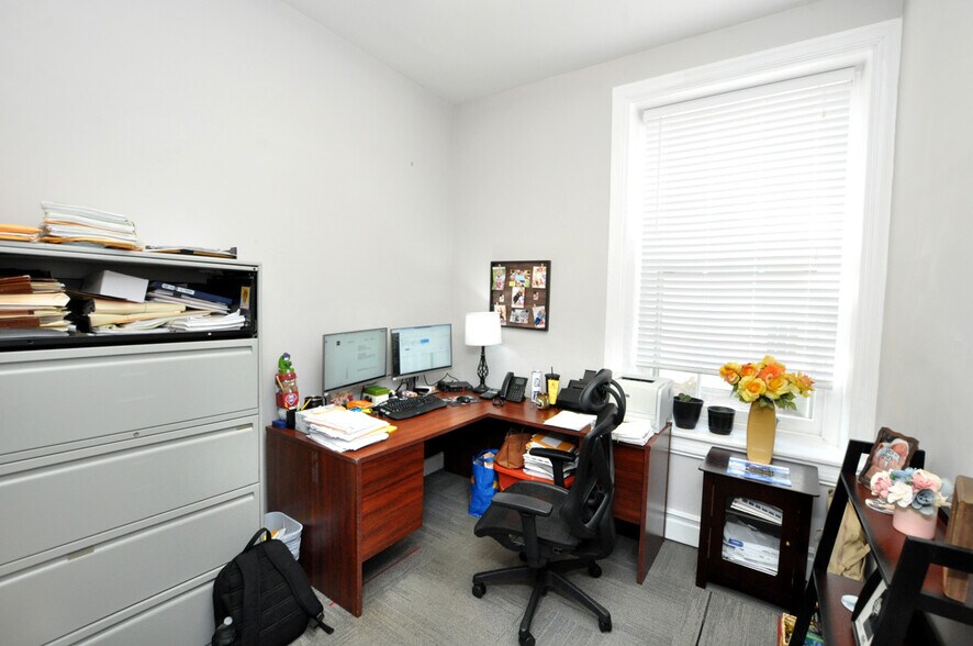 More Photos Of 119-123 E Main St, Moorestown Office Residential For Lease