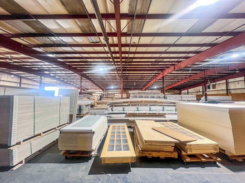 More Photos Of 1290 15th St, Wilmington Warehouse For Lease