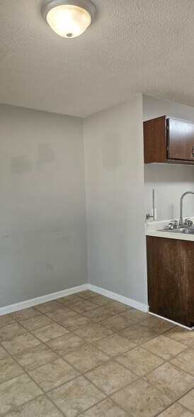 More Photos Of 1801 Ridgewood Dr, Murray Specialty For Sale