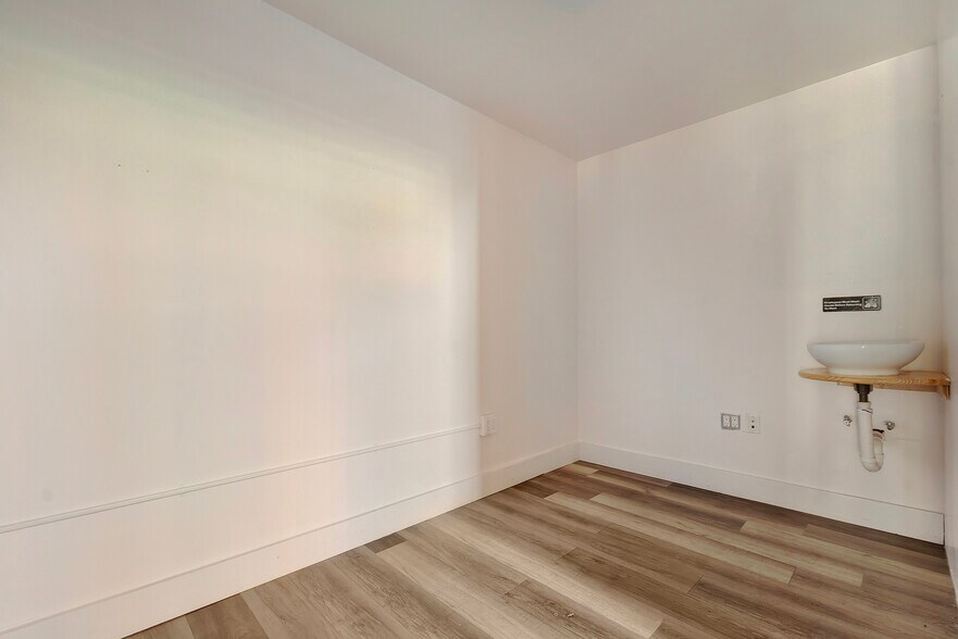 More Photos Of 464 Bushwick Ave, Brooklyn Apartments For Lease