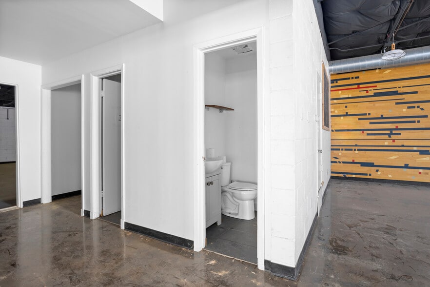 More Photos Of 1717 White Settlement Rd, Fort Worth Unknown For Sale