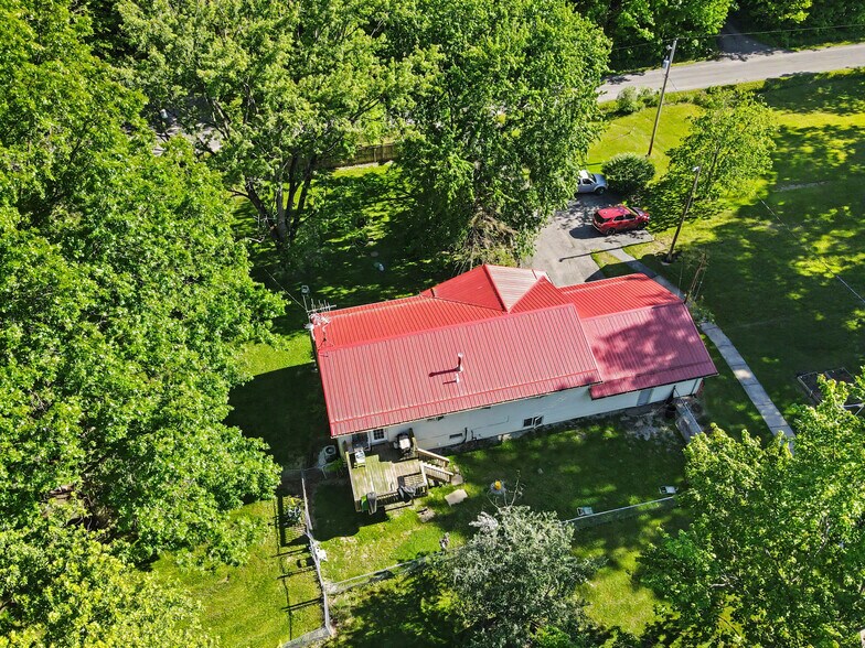 More Photos Of 4250 Herr Fieldhouse Rd, Southington Veterinarian Kennel For Sale