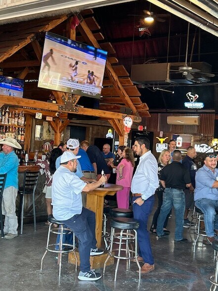 More Photos Of 1193 Loop 337, New Braunfels Convenience Store For Sale