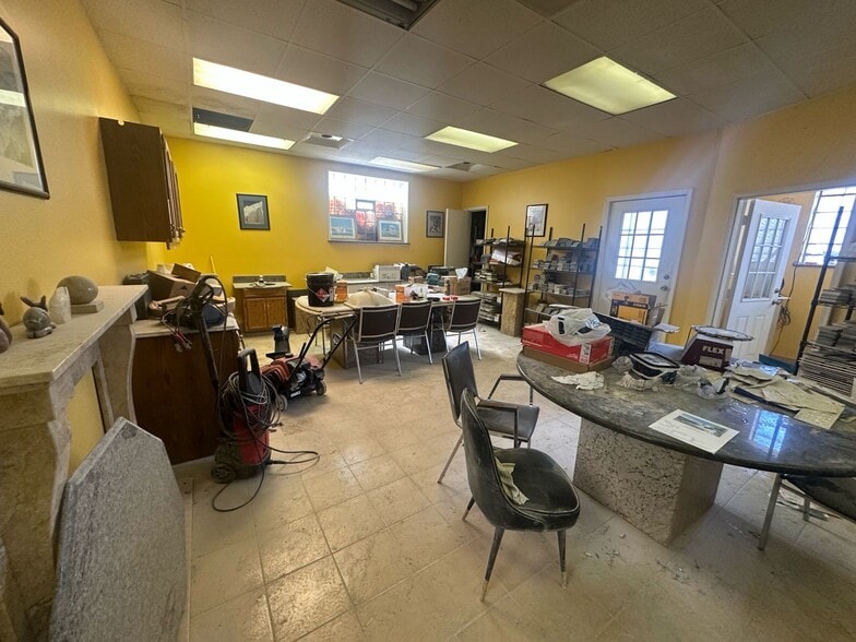 More Photos Of 815 S Cicero Ave, Chicago Light Manufacturing For Sale