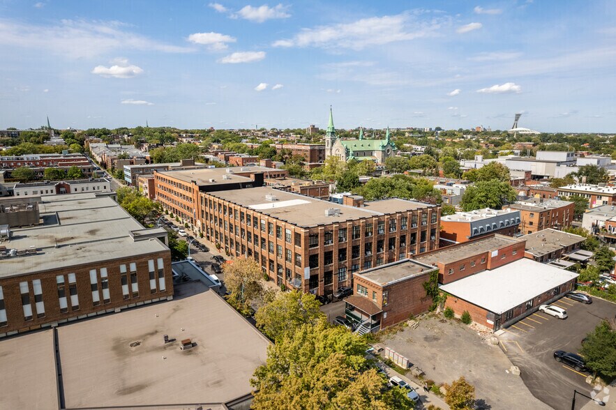 More Photos Of 2017-2121 Rue Parthenais, Montréal Loft Creative Space For Lease