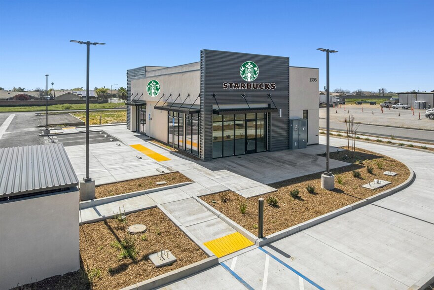 Primary Photo Of 1395 Bush St, Lemoore General Retail For Sale