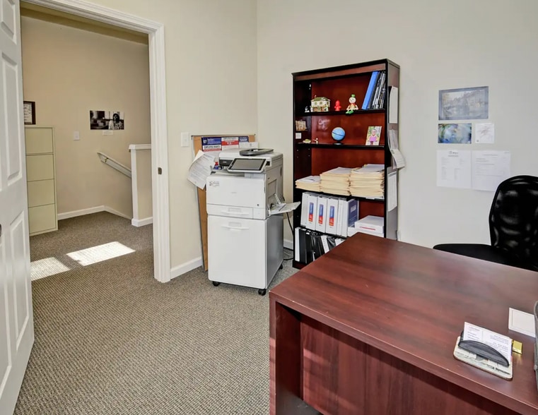 More Photos Of 521 N 26th St, Louisville Office For Sale