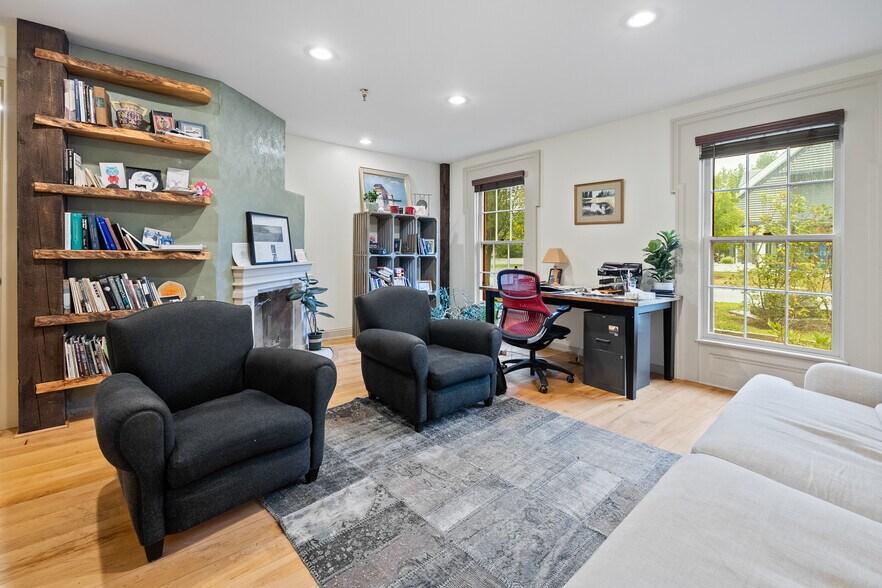 More Photos Of 114 Cemetery Ave, Manchester Center Office For Sale