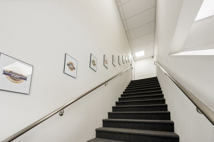 More Photos Of 32475 Date Palm Dr, Cathedral City Freestanding For Sale