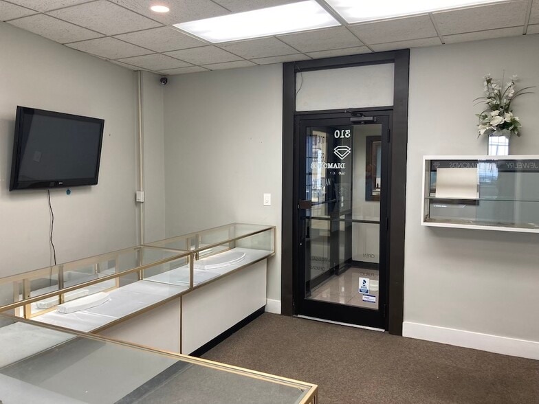 More Photos Of 333 Washington St, Boston Office For Sale