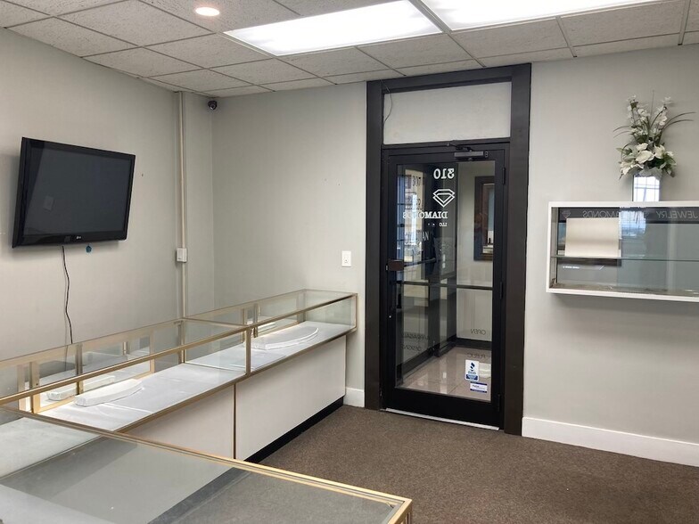 More Photos Of 333 Washington St, Boston Office For Lease