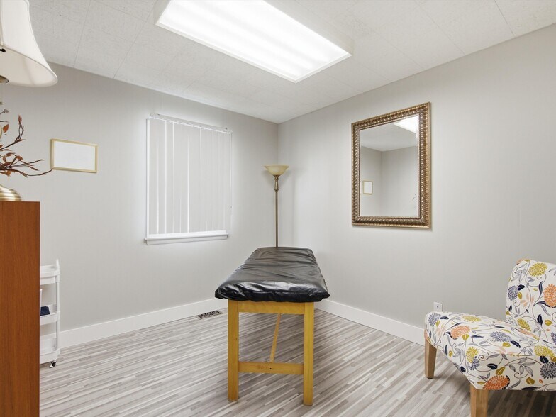 More Photos Of 35000-35008 Division Rd, Richmond Medical For Sale