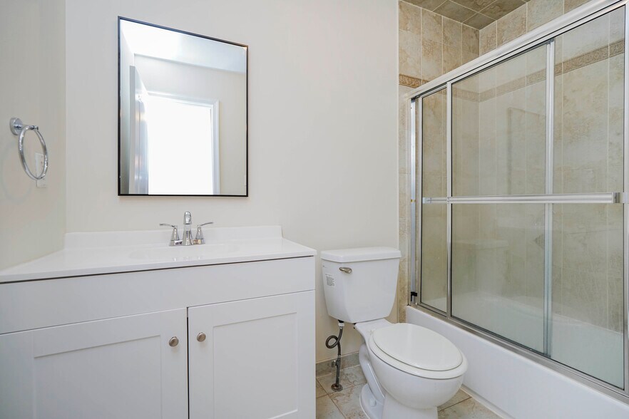 More Photos Of 21 Prall Ave, Staten Island Office Residential For Sale