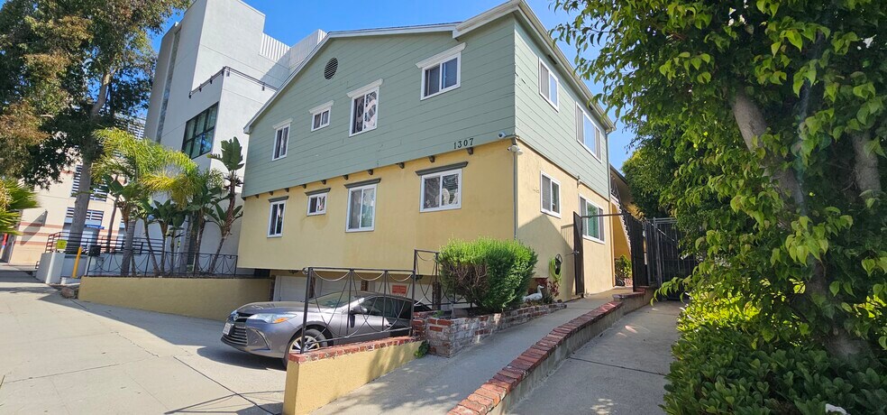 More Photos Of 1307 15th St, Santa Monica Apartments For Sale