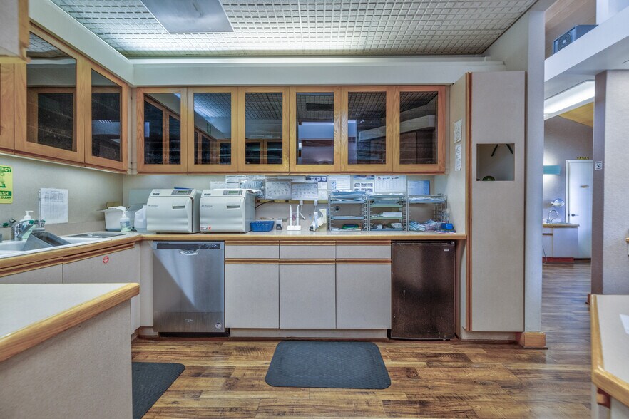 More Photos Of 16336 Whittier Blvd, Whittier Medical For Sale