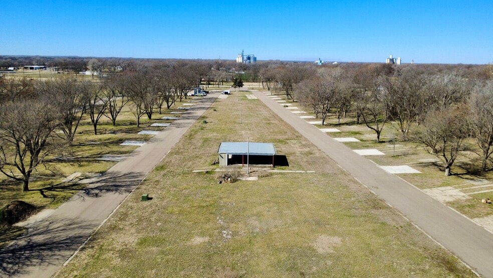 More Photos Of 210 12th St, Clay Center Land For Sale