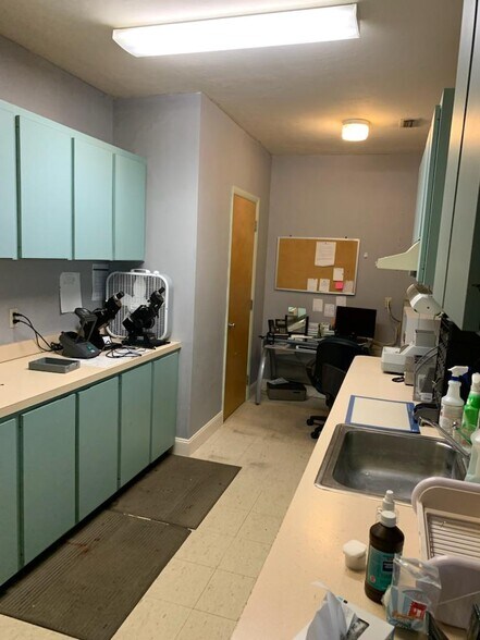 More Photos Of 516 Ohio Ave S, Live Oak Medical For Sale