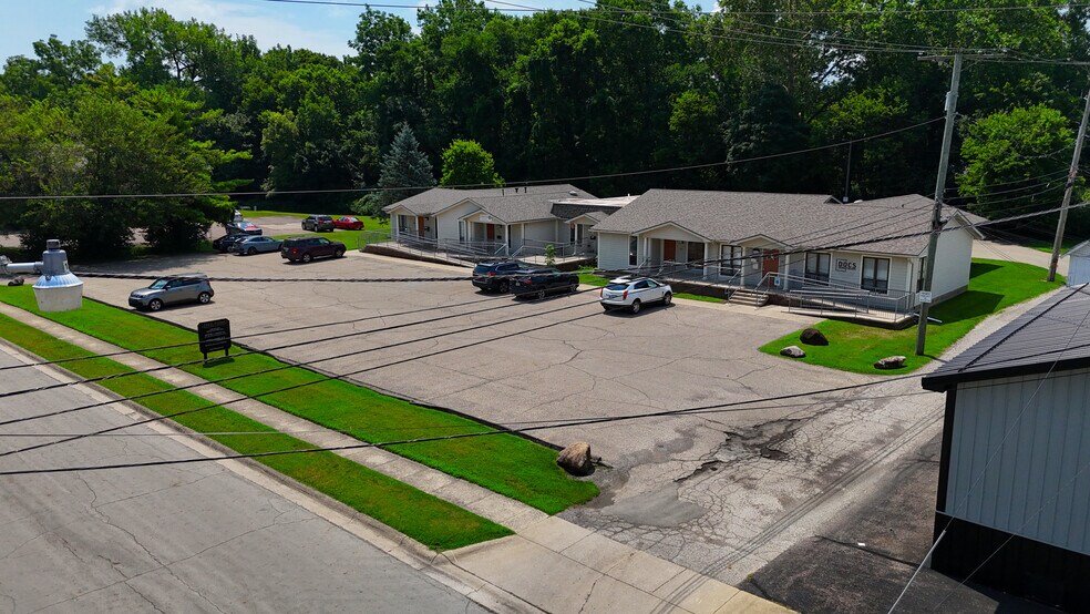 More Photos Of 131 Lewis Ave, Circleville Office For Sale