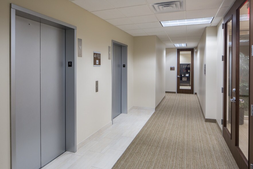 More Photos Of 4560 Belt Line Rd, Addison Medical For Lease