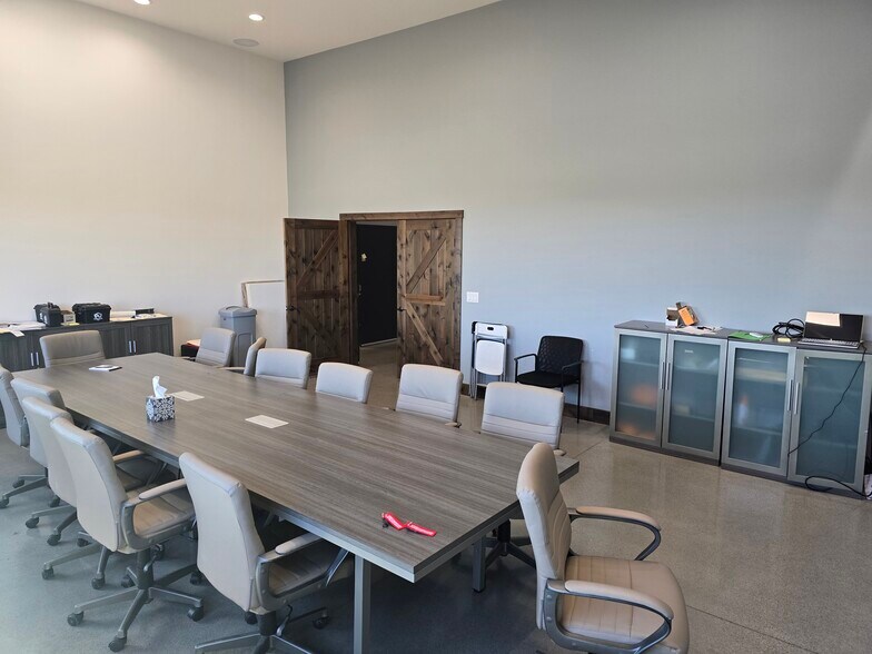 More Photos Of 870 N 2nd E, Rexburg General Retail For Lease