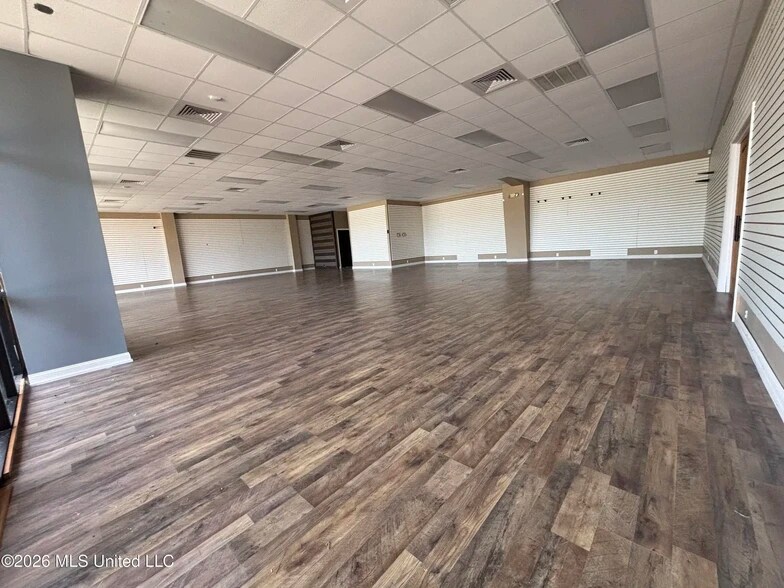 More Photos Of 1580 Industrial Park Rd, Wiggins Storefront For Lease
