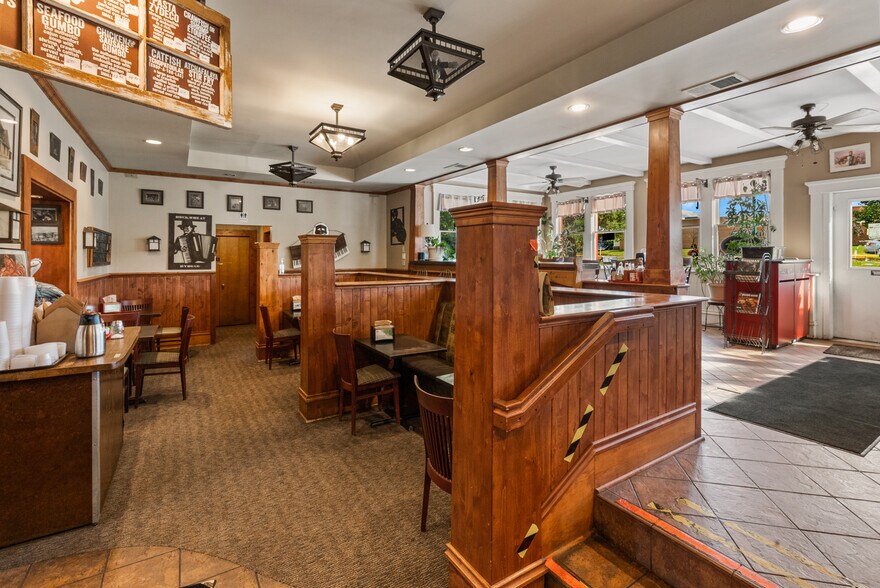 More Photos Of 2711 W College St, Bozeman Restaurant For Sale
