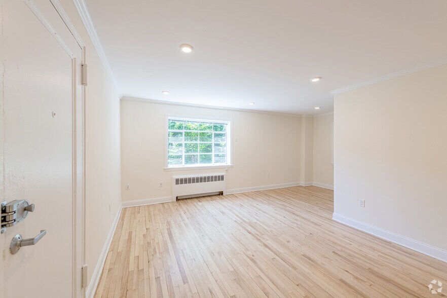 More Photos Of 1223 Beacon St, Brookline Apartments For Lease