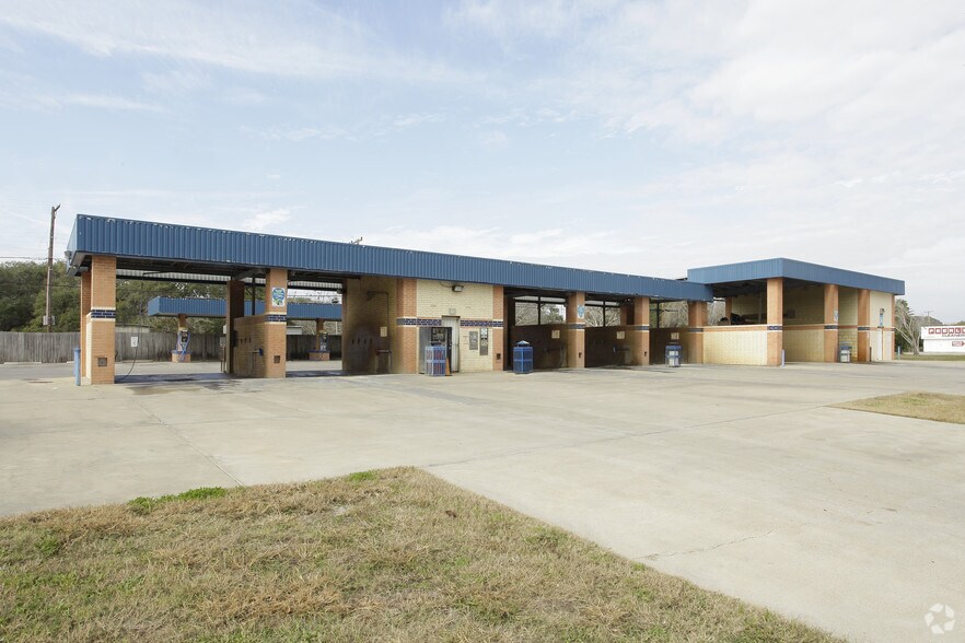 More Photos Of 952 S Commercial St, Aransas Pass Carwash For Sale