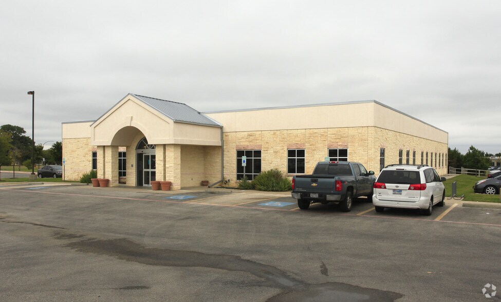 More Photos Of 900 Quest Blvd, Cedar Park Medical For Lease