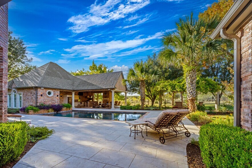 More Photos Of 2409 Commerce st, San Saba Land For Sale