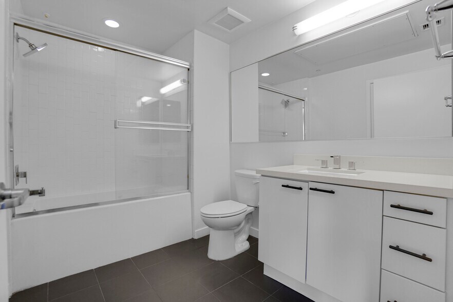 More Photos Of 525 Santa Monica Blvd, Santa Monica Apartments For Sale