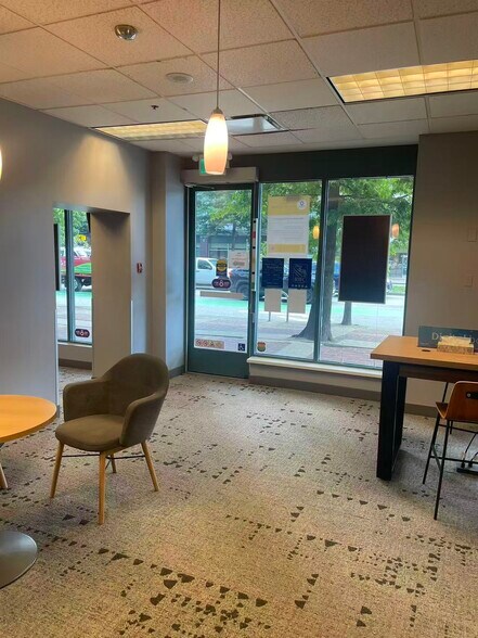 More Photos Of 1195 Pacific Blvd, Vancouver Apartments For Lease